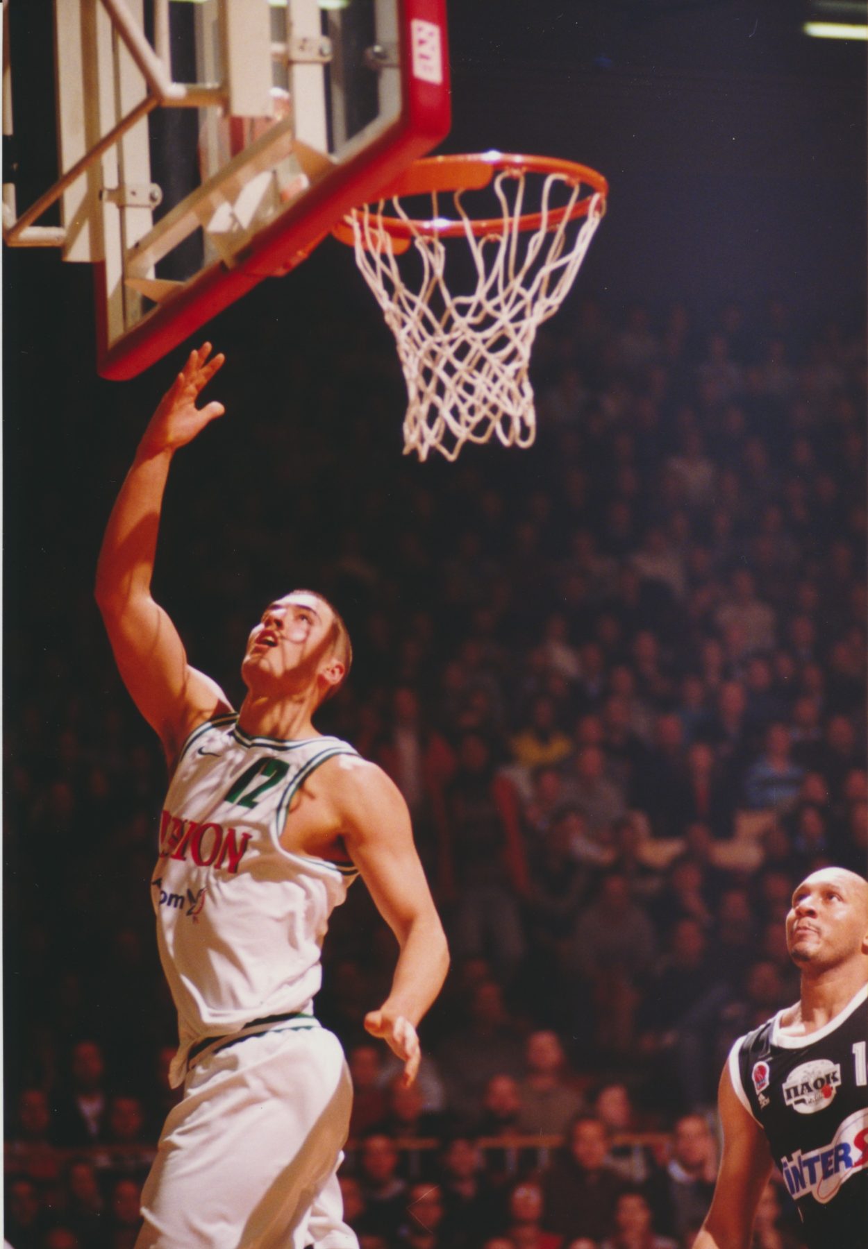 Tekma evropske lige med Unionom Olimpijo in grškim Paokom. Zmaga Olimpije. Sezona 1999/2000. Foto: Matija Tonejc. Hrani Muzej športa.