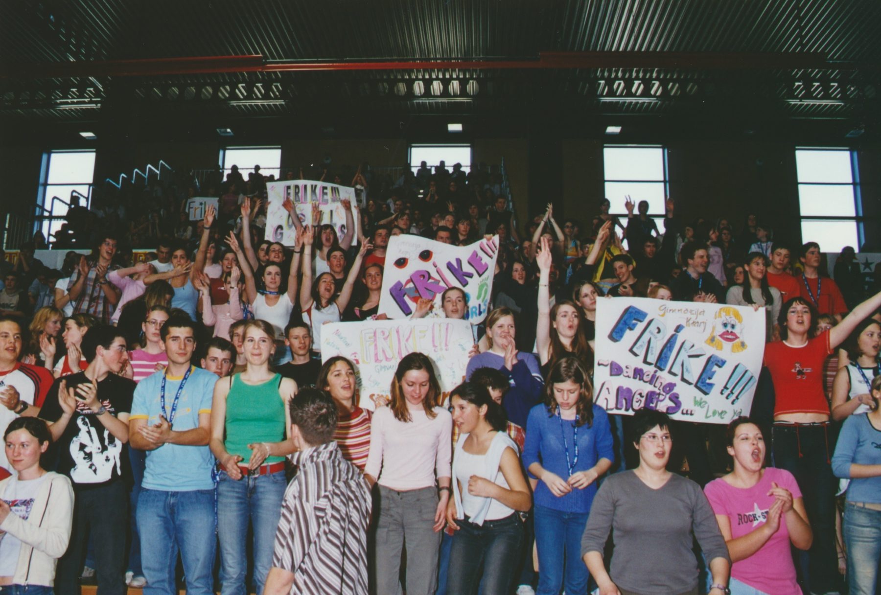 Navijači Gimnazije Kranj, 2002/2003. Foto: Janko Zorin