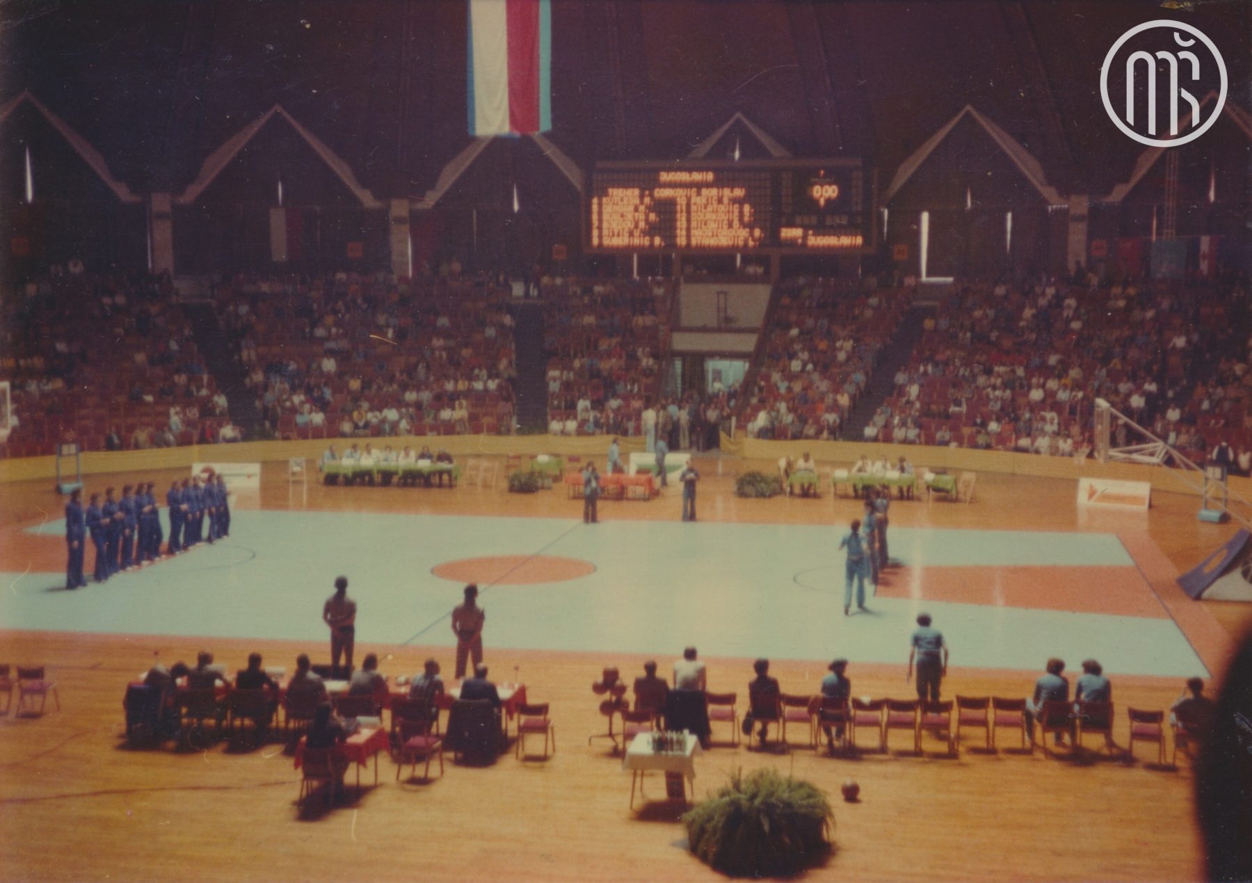Evropsko prvenstvo v košarki za ženske, Poljska, 1978, na katerem je jugoslovanska reprezentanca osvojila srebrno medaljo. Foto: neznan avtor, hrani Muzej športa.